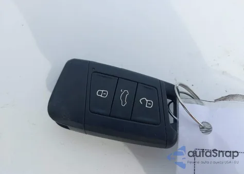 2019 Volkswagen Jetta 1.4T R-Line/1.4T S/1.4T Se z USA, uszkodzony, nr VIN 3VWC57BU6KM176460